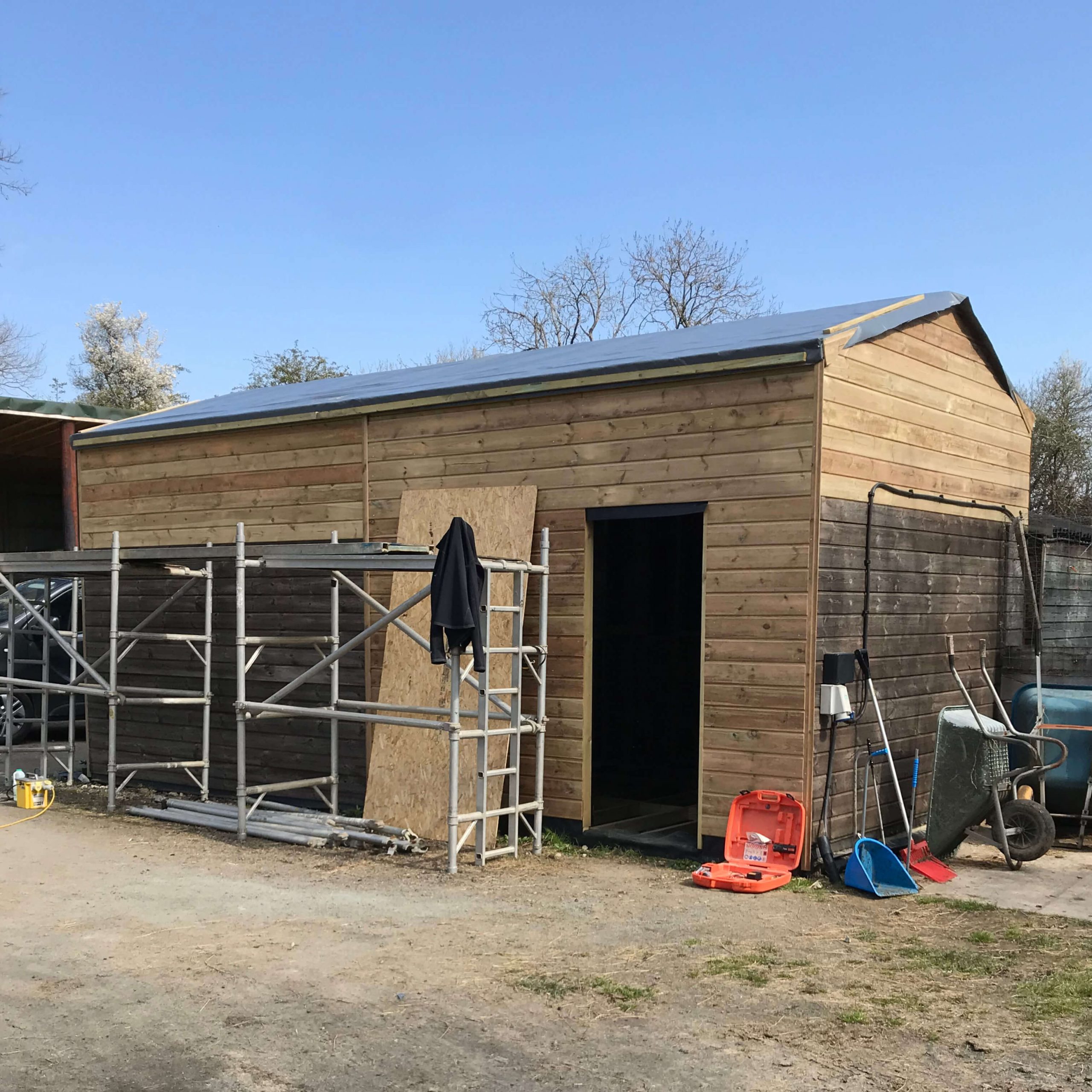 Shed under cons scaled 1