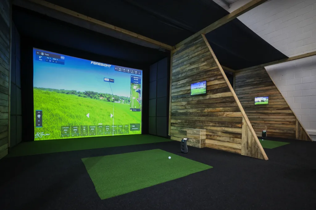 Sim-in-a-Box at Dry Golf